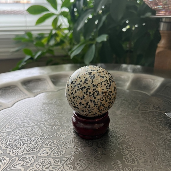 Dalmation Jasper Sphere - Picture 4 of 5